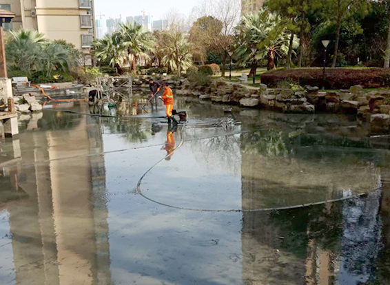 汉阳景观池淤泥清理