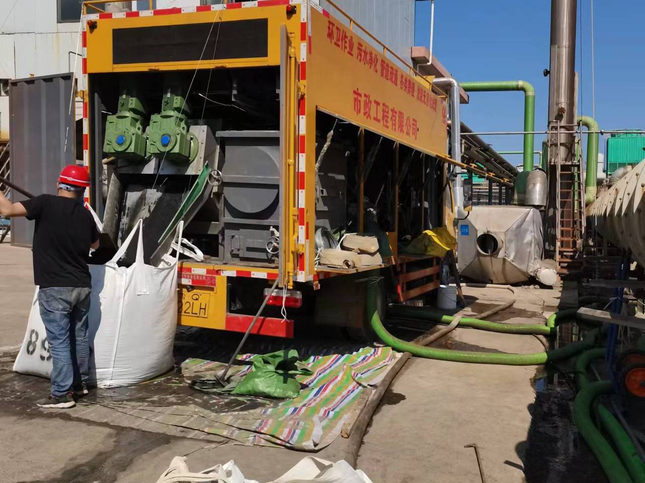 汉阳淤泥压干处理